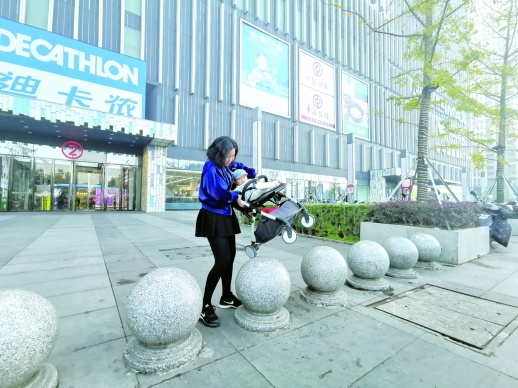 如何解決超市購(gòu)物車(chē)管理與顧客用車(chē)需求的矛盾———購(gòu)物車(chē)智能掃碼鎖